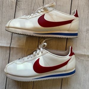 Nike Women’s Classic Cortez shoes